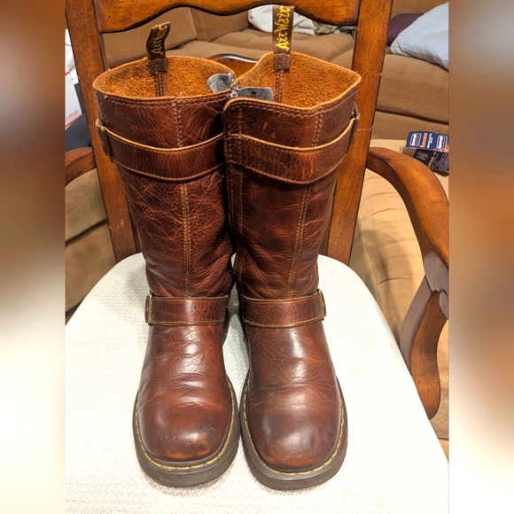 Dr. Martens Brown Engineer Boots 9M / 10W - Picture 2 of 8